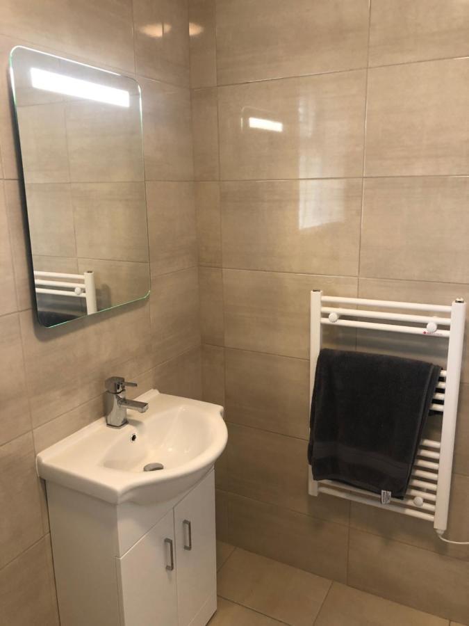 Cheerful 4 Bedroom Town House With Bbq, Galway Ngoại thất bức ảnh