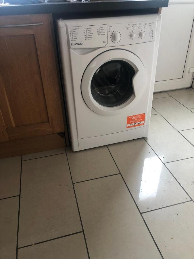 Cheerful 4 Bedroom Town House With Bbq, Galway Ngoại thất bức ảnh