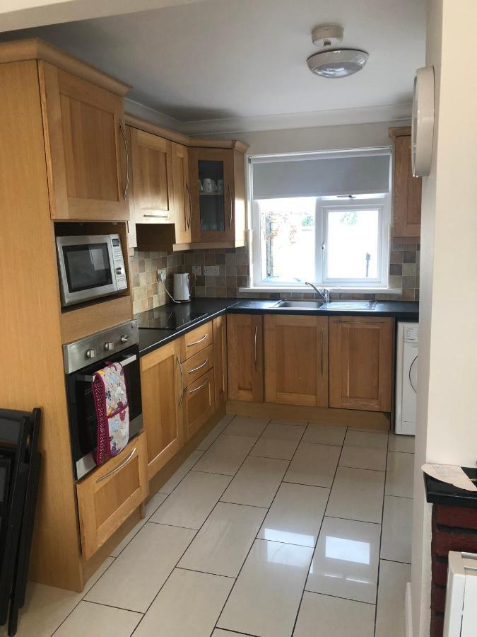 Cheerful 4 Bedroom Town House With Bbq, Galway Ngoại thất bức ảnh
